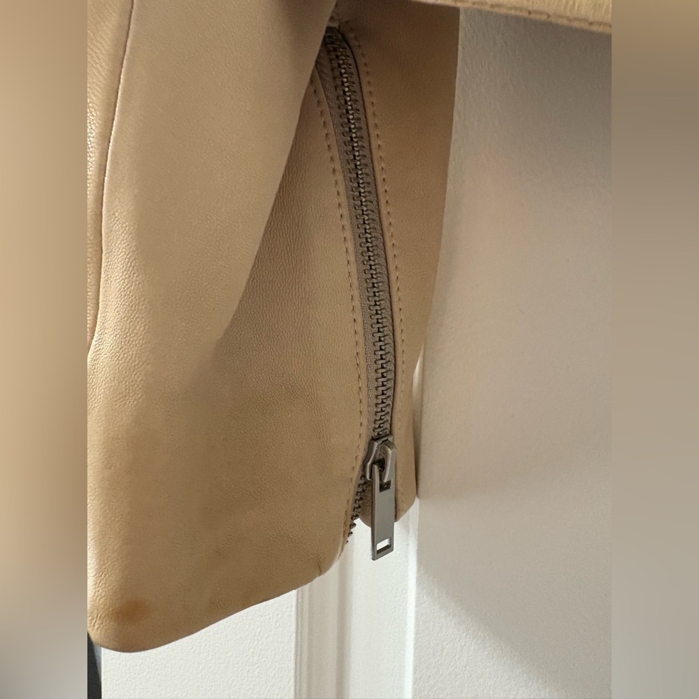 GAP Women's Beige Leather Biker Jacket (L) - Picture 6 of 8